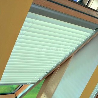 Факро AJP-II жалюзи с боковыми направляющими 78х118 (цвет 141) Факро AJP-II жалюзи с боковыми направляющими 78х118 (цвет 141)